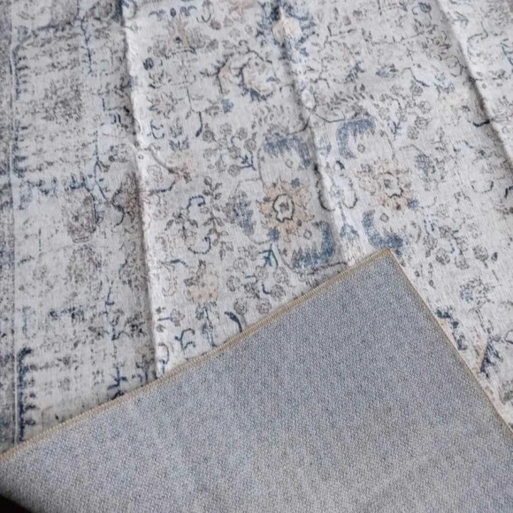 New Indoor area rug - Picture 2 of 2